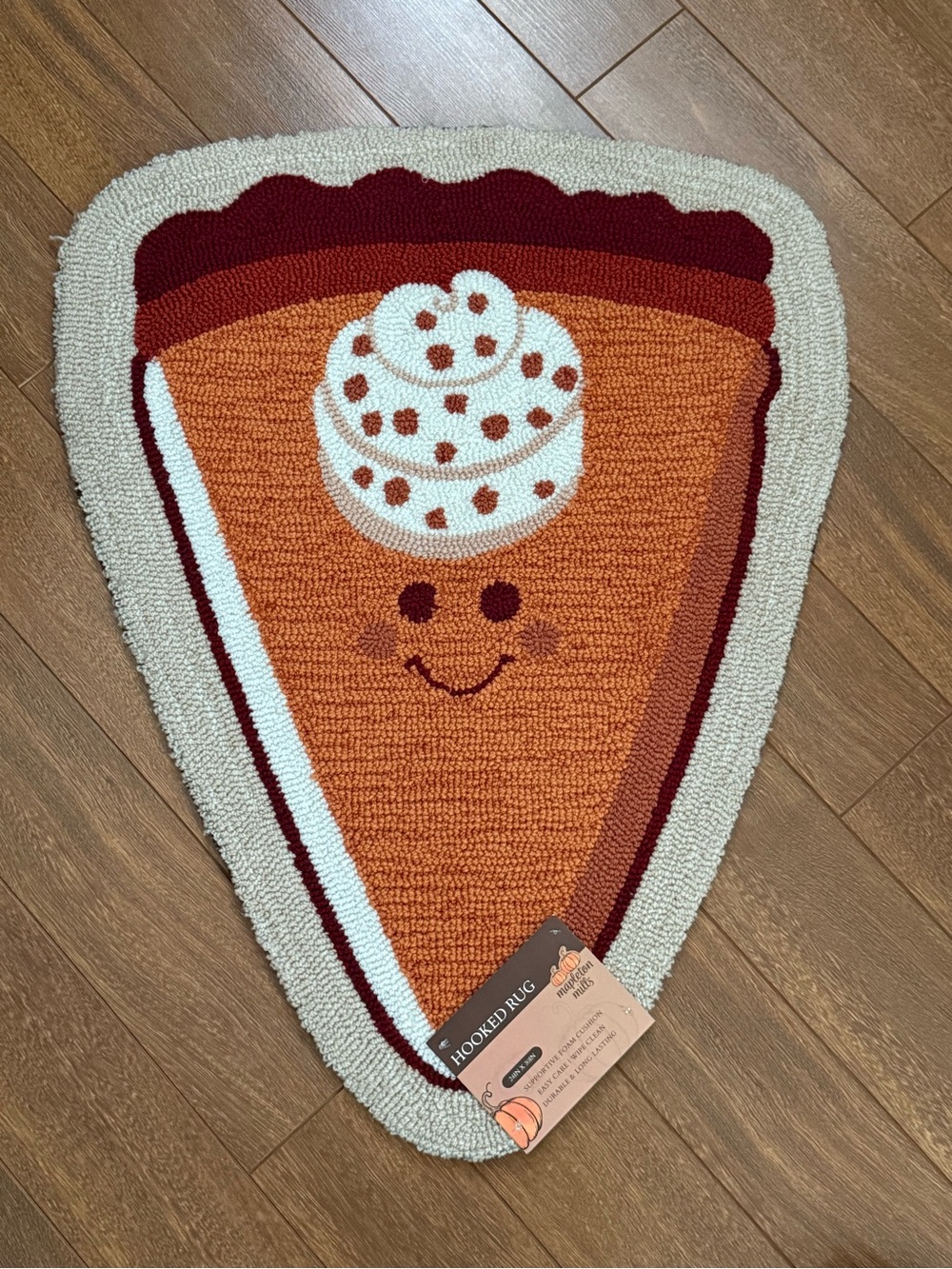 Hooked Rug Pumpkin Pie Slice Accent Mat - Orange Cream